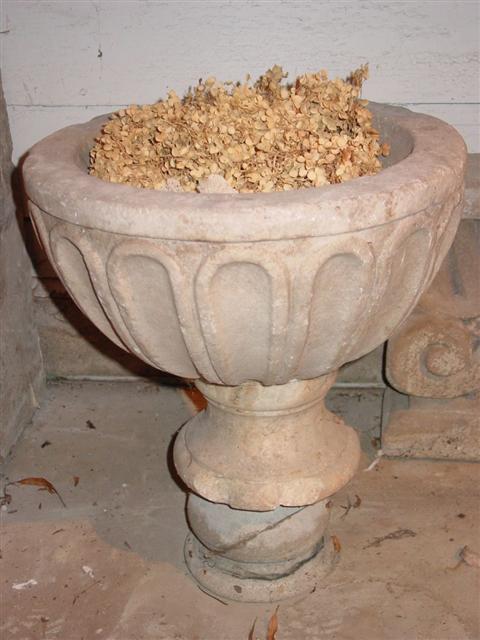 FRENCH CLASSICAL MARBLE URN prob  145301