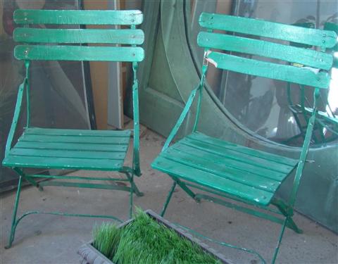 PAIR OF FRENCH GREEN PAINTED WOOD 145332