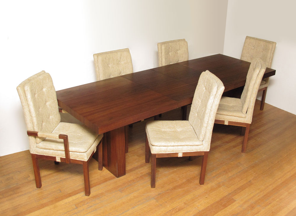 DILLINGHAM DINING TABLE WITH CHAIRS: