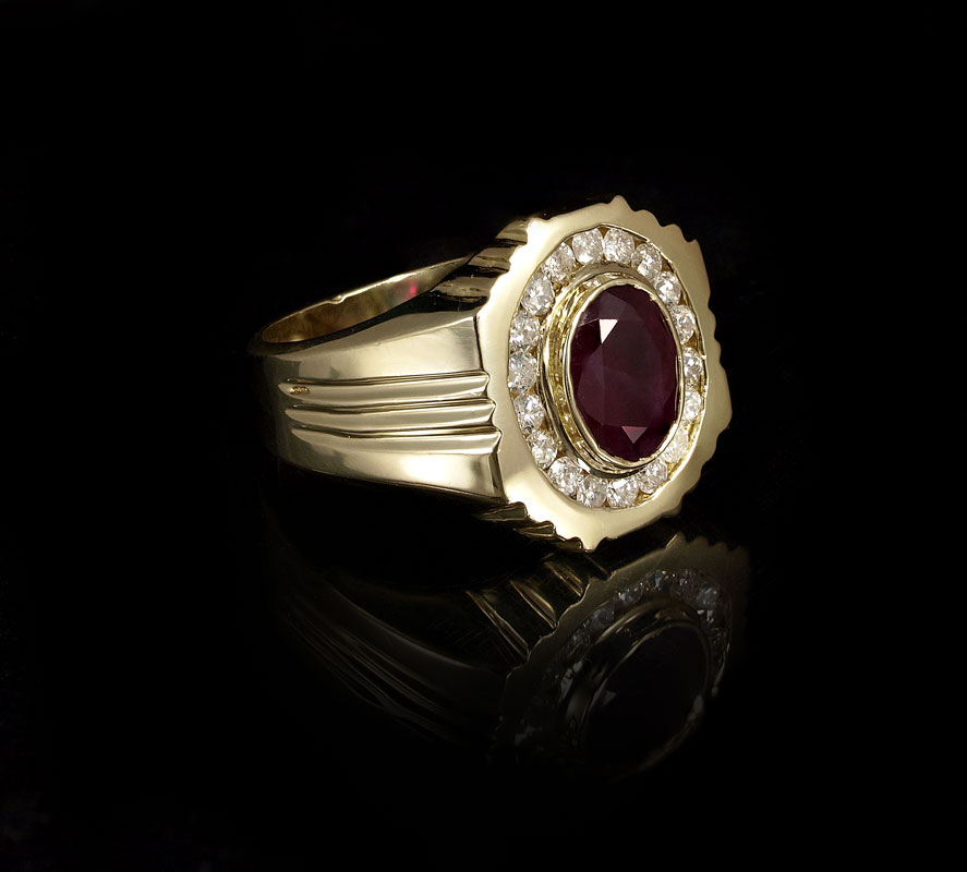 2 80 CT RUBY RING WITH DIAMONDS  14543d