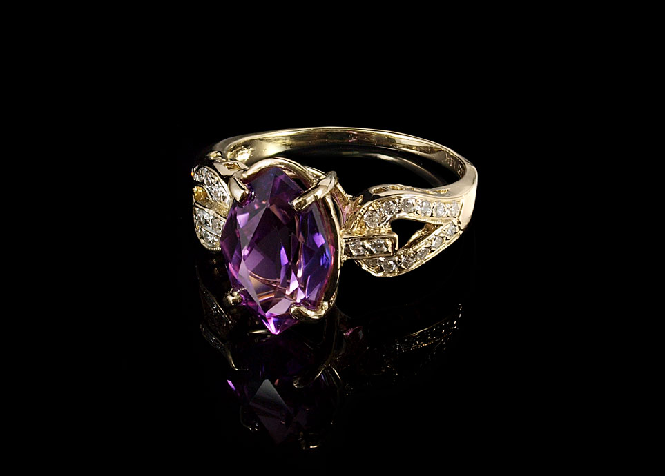 14K PURPLE SAPPIHRE DIAMOND RING  145530