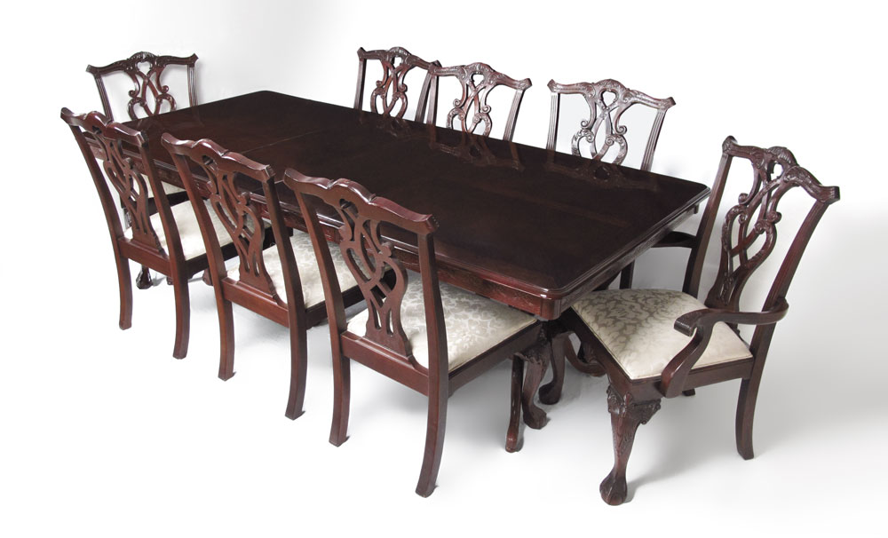 MAHOGANY DINING TABLE AND 8 CHIPPENDALE 1455f0