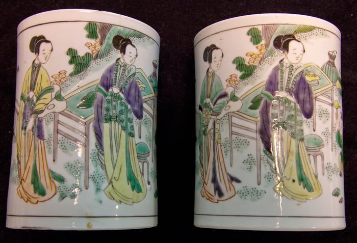 A PAIR OF CHINESE FAMILLE VERTE BI TONG