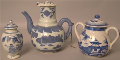 GROUP OF CHINESE BLUE AND WHITE CANTON