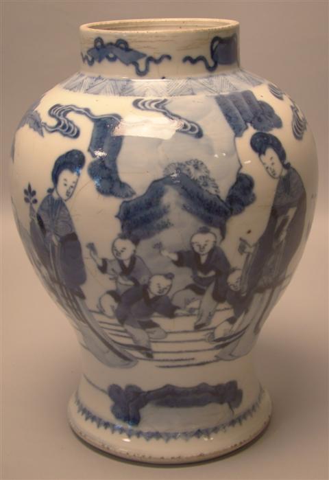 CHINESE BLUE AND WHITE BALUSTER 145745