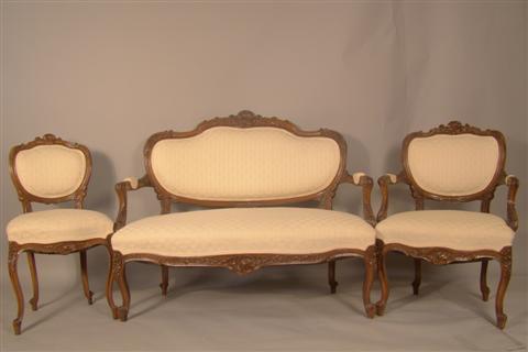 SUITE OF ROCOCO CARVED WALNUT SEATING 145834