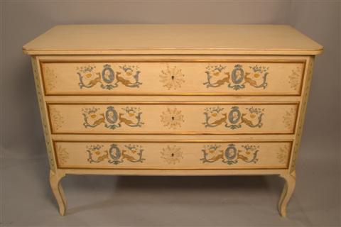 KARGES PAINTED CHEST OF DRAWERS 14586c