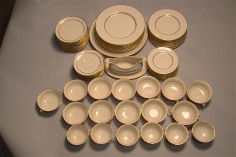 FRANCISCAN DEL MONTE PART DINNER SERVICE