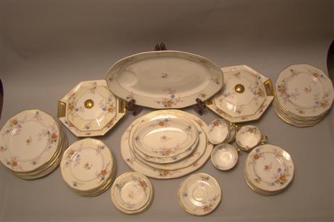 LIMOGES HAVILAND CHINA SET floral with