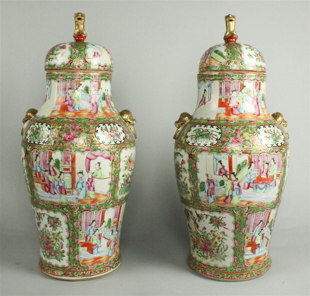 A PAIR OF CHINESE ROSE MEDALLION