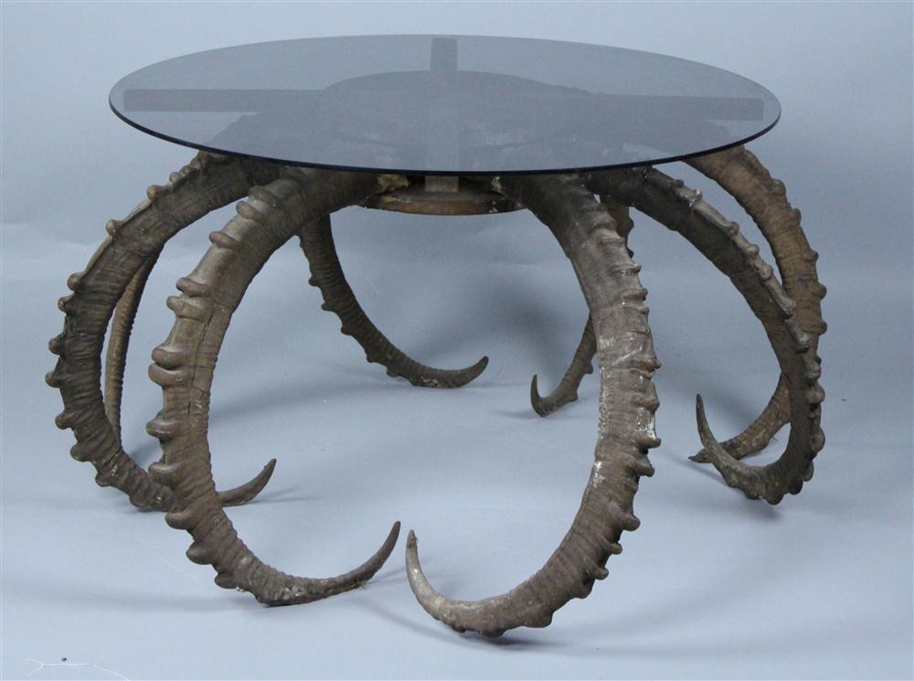 ANTLER HORN TABLE WITH ROUND OYNX 1459b3