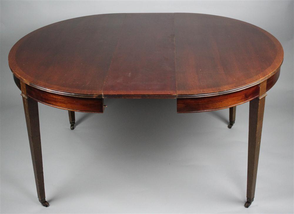 DREXEL HERITAGE OVAL DINING TABLE