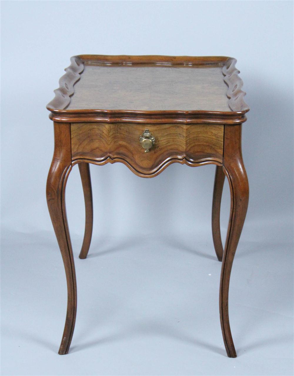 BAKER FRENCH STYLE WALNUT TEA TABLE 145a8f