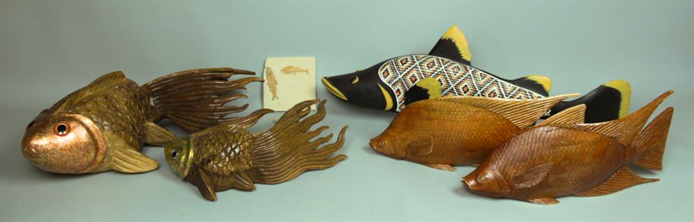 SCHOOL OF ASSORTED WOOD AND WOVEN FISH