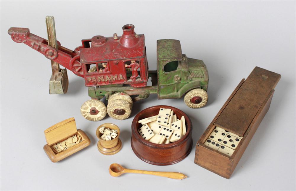 TOY METAL TRUCK FOUR WOODEN CONTAINERS 148371