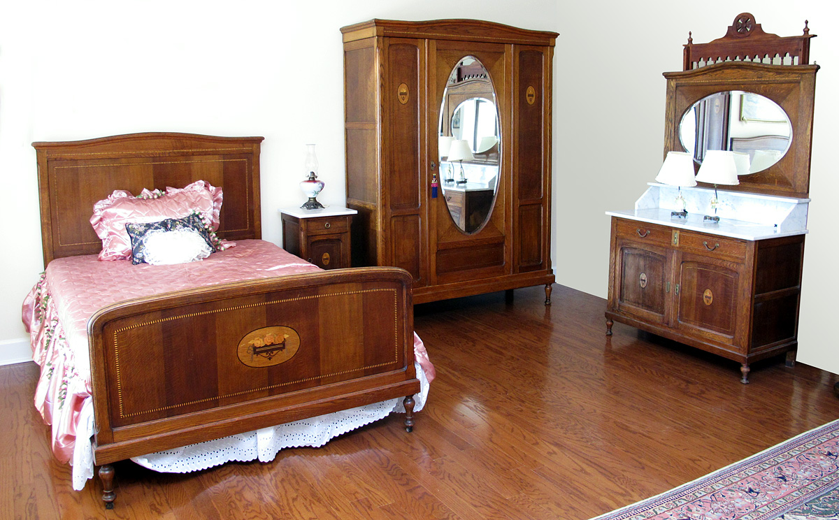 4 PIECE PARQUETRY INLAY OAK BEDROOM 1483bd