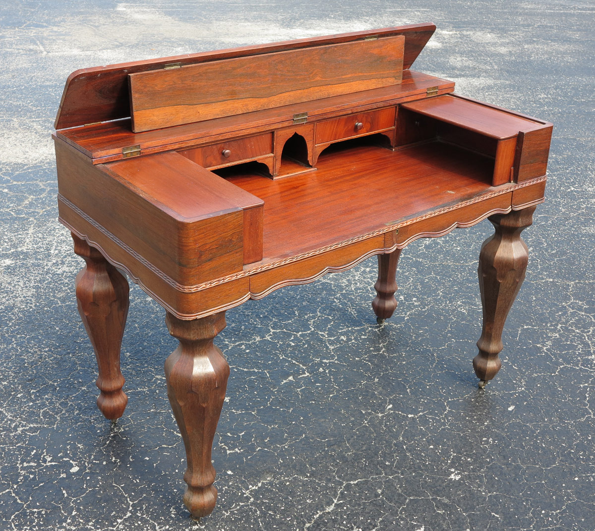 19TH CENTURY ROSEWOOD SPINET DESK: