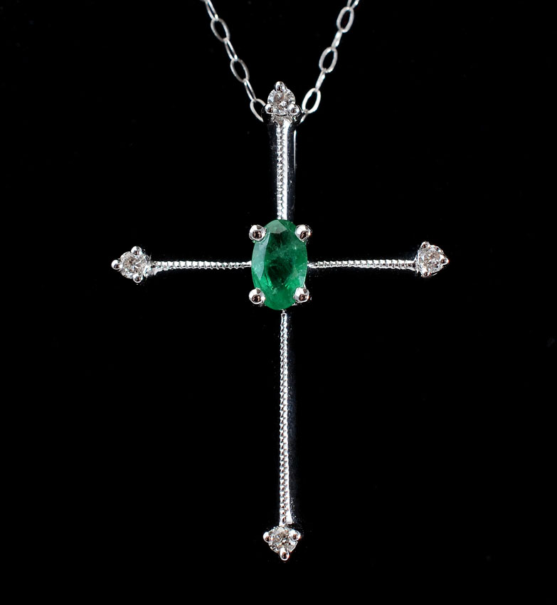 14K DIAMOND & EMERALD CROSS NECKLACE: