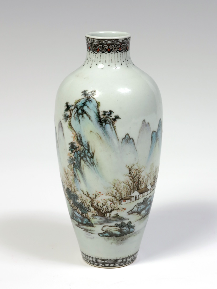 CHINESE FINE PORCELAIN HAND PAINTED