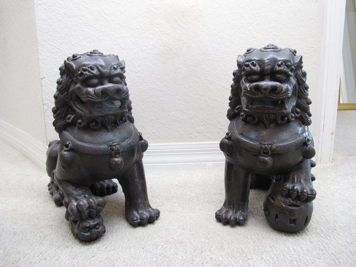 PAIR DECORATIVE FOO DOGS: Decorative