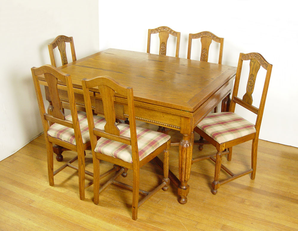 OAK DRAW LEAF DINING TABLE AND 6 CHAIRS: