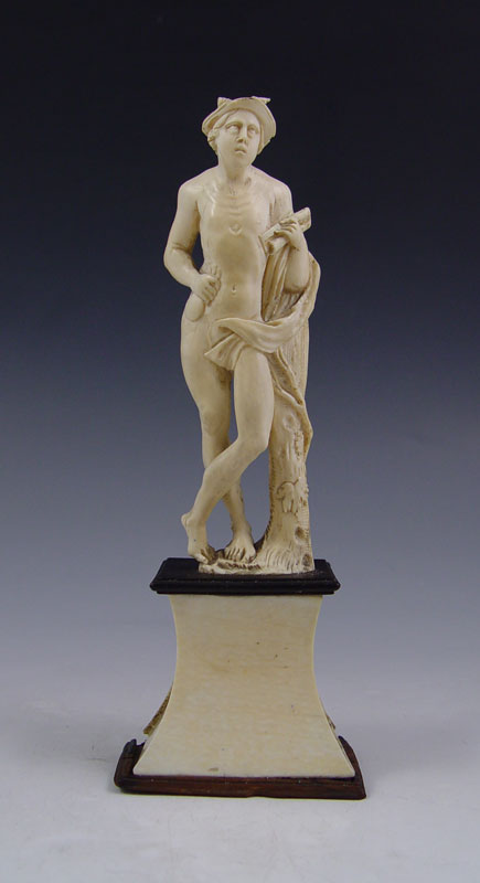 EUROPEAN CARVED IVORY FIGURE OF 1485df