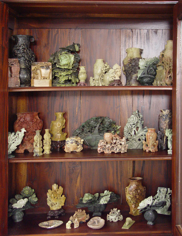 LARGE COLLECTION OF CHINESE SOAPSTONE 1486a0