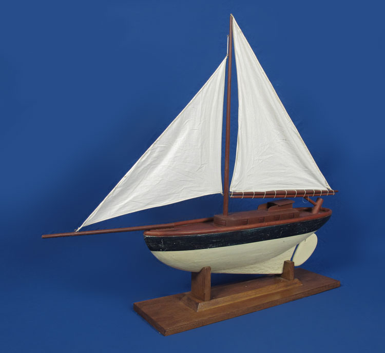 LARGE WOOD POND BOAT ON STAND  14884a