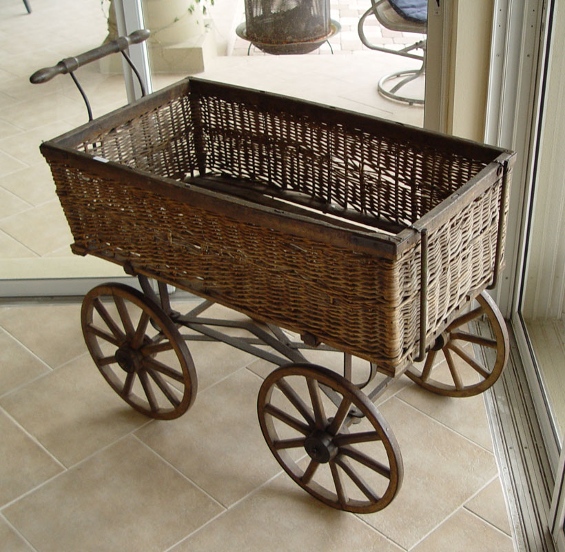 LARGE COUNTRY BASKET ON WHEELS  14884b