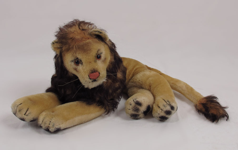 STEIFF LEO LION: 1970's button