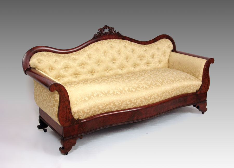 AMERICAN EMPIRE PERIOD SOFA Carved 1489a4