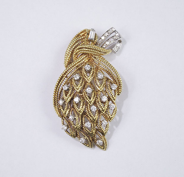 FABULOUS 18K DIAMOND LEAF BROOCH: