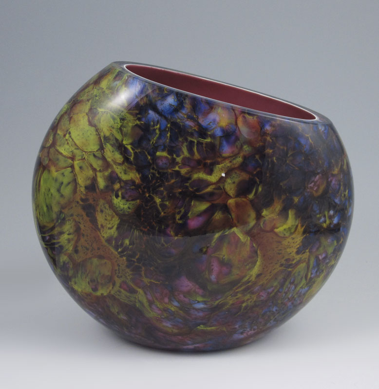 STUDIO ART GLASS VASE: Illegible