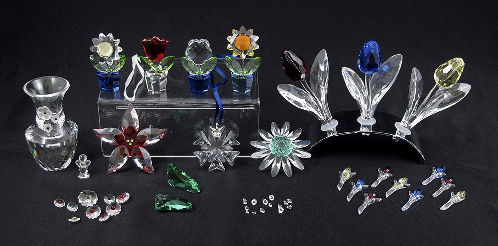 SWAROVSKI CRYSTAL FLOWERS: Tray lot