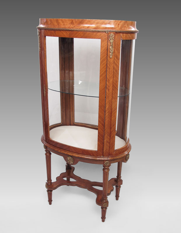 FRENCH CURIO DISPLAY CABINET: Glass