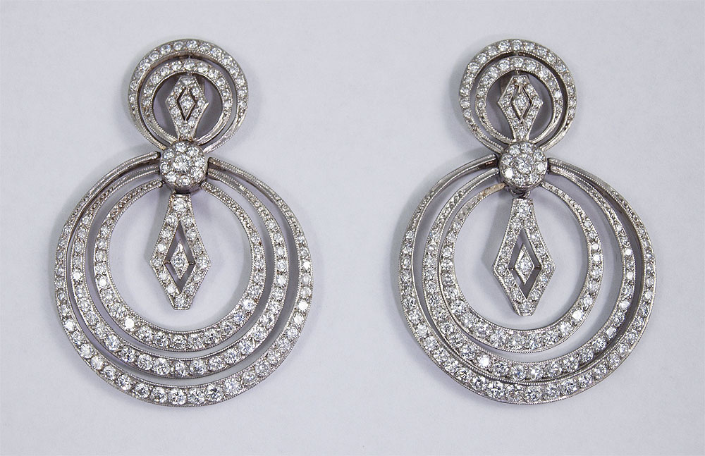 FRENCH RINGS OF PLATINUM AND DIAMONDS 148d16