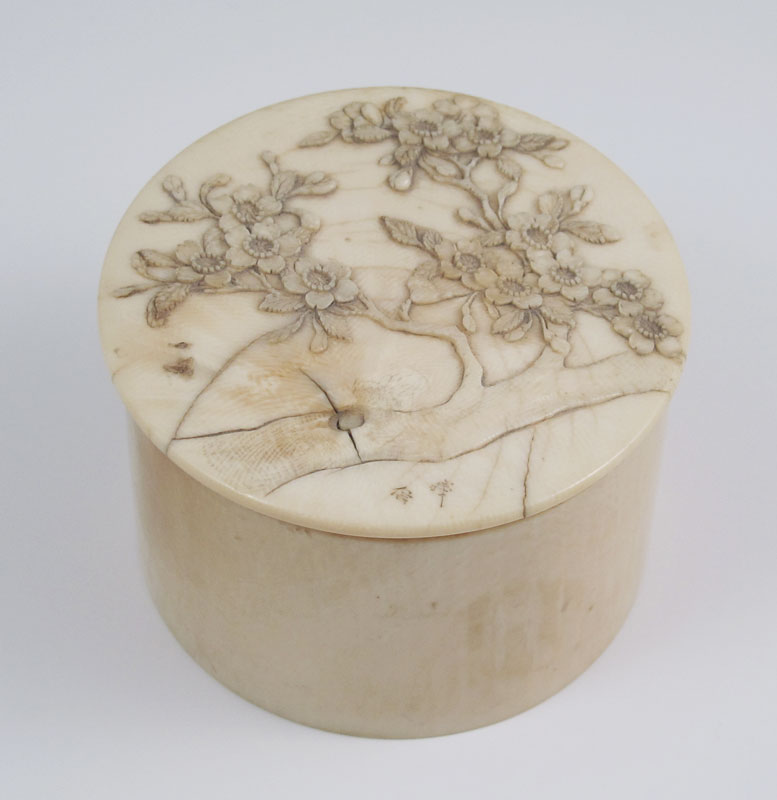 JAPANESE CARVED IVORY COVERED BOX: