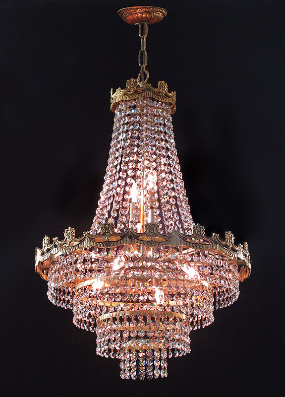 CRYSTAL CHANDELIER: Made in Spain. Gilt