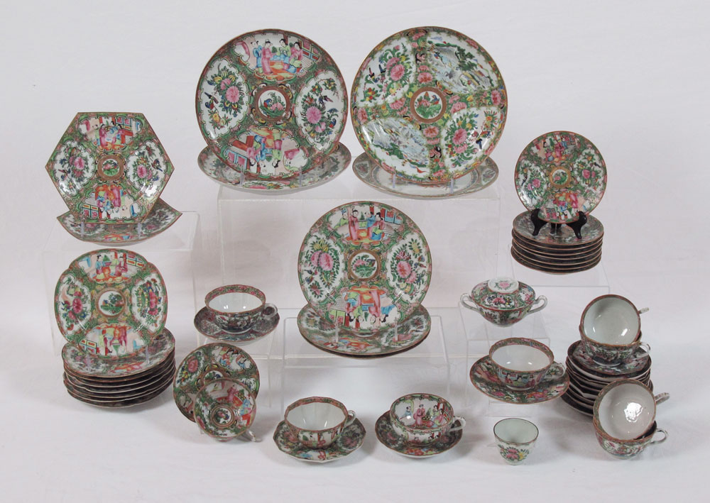 ASSEMBLED COLLECTION OF ROSE MEDALLION 148e27