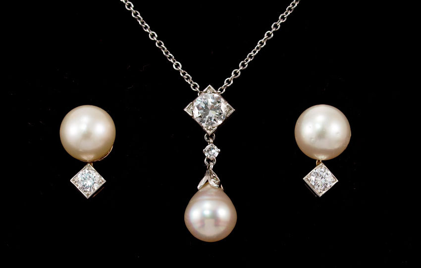 PLATINUM DIAMOND AND PEARL NECKLACE