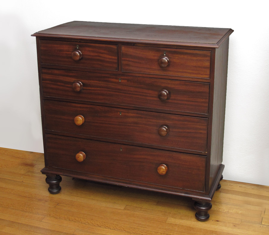 5 DRAWER ENGLISH CHEST: 2 half