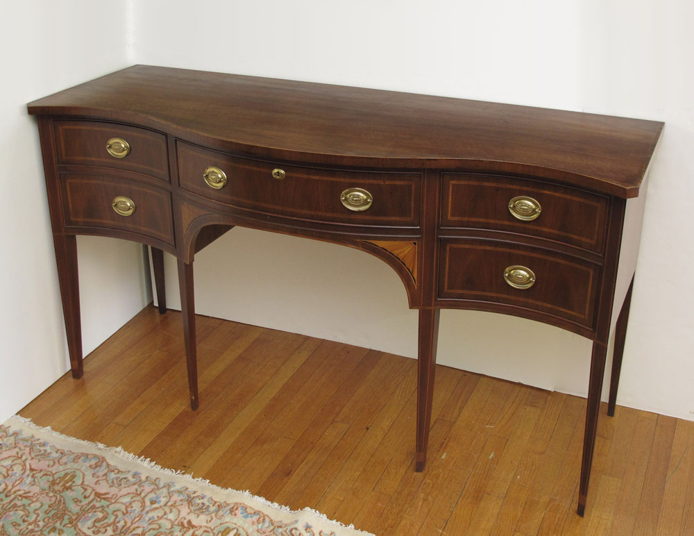 SHERATON STYLE MAHOGANY SIDEBOARD