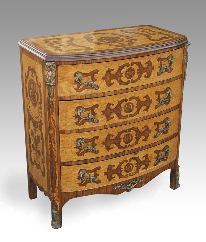 FRENCH STYLE 4 DRAWER CHEST: Ormolu