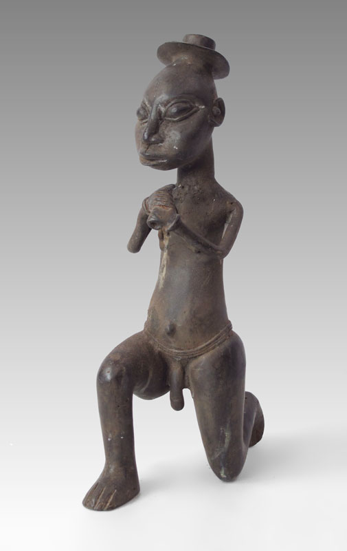 SMALL AFRICAN BRONZE FIGURE OF