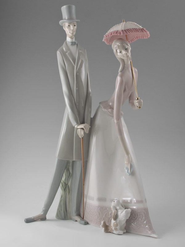 LLADRO PORCELAIN FIGURINE COUPLE