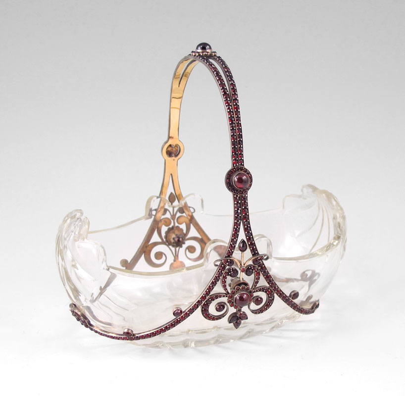 CRYSTAL AND GARNET SUGAR BASKET: