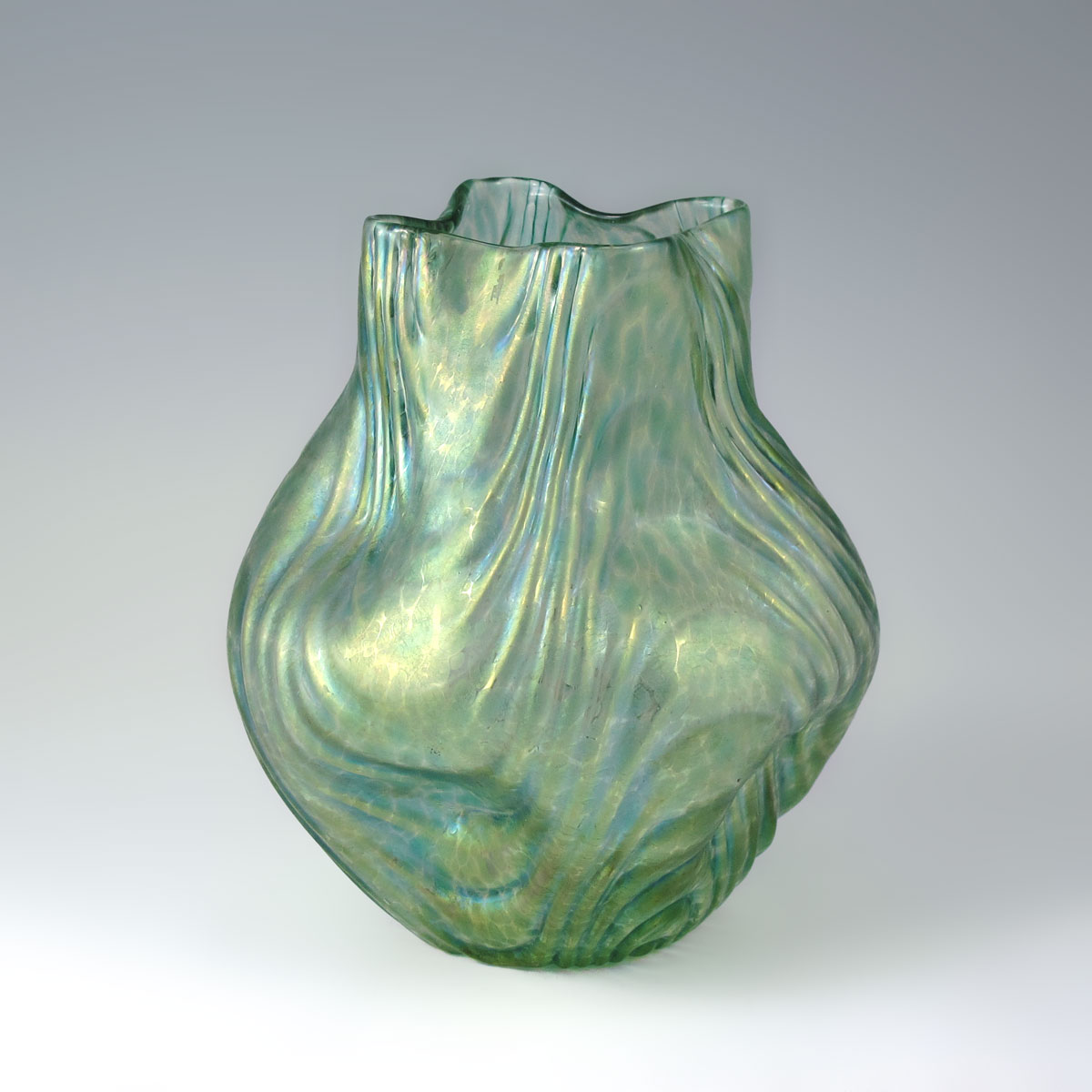 IRIDESCENT ART GLASS VASE attrib  1490be