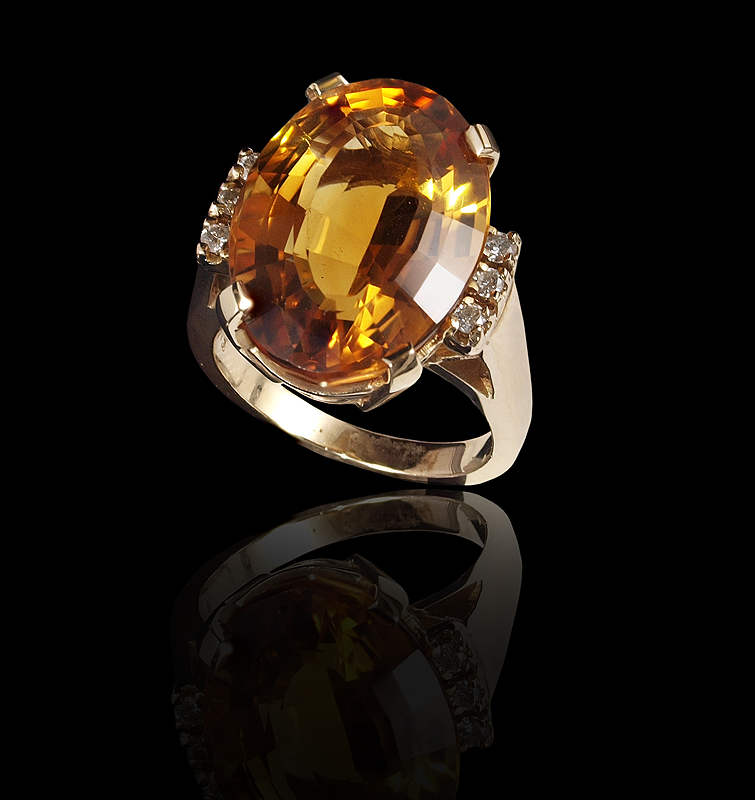 14.28 CT CITRINE RING: At the center