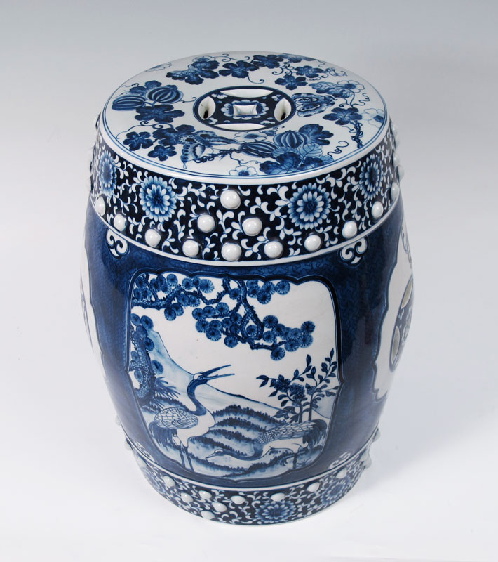 CHINESE BLUE AND WHITE GARDEN SEAT  1490db