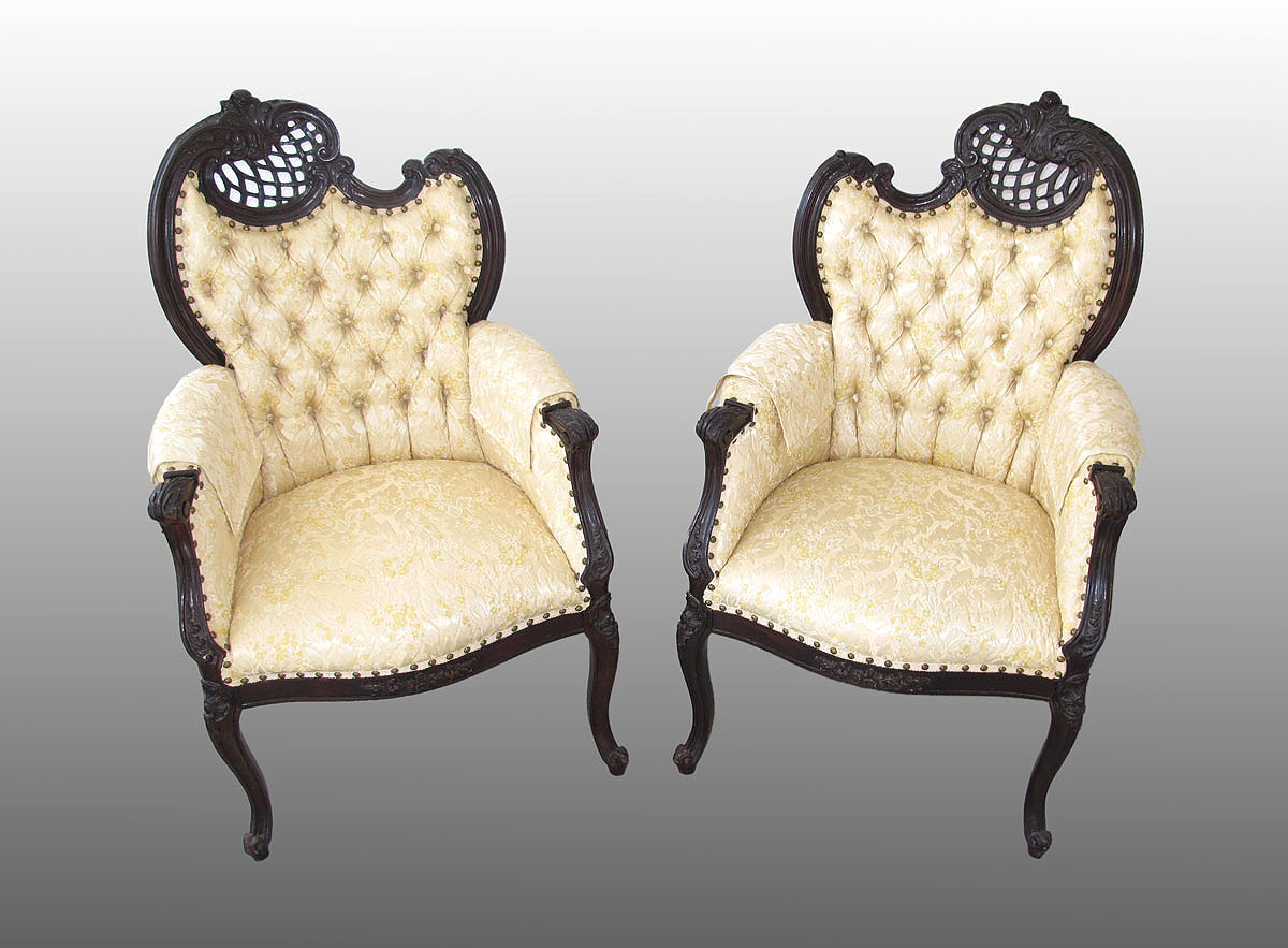 PAIR OF VICTORIAN BUTTON AND TUFTED 1490e8